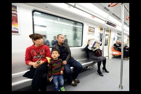tn_cn-hangzhou_metro_line_2_interior.jpg